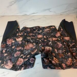 Floral Lululemon leggings capri style